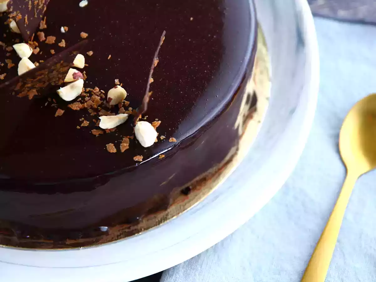 Glazură de ciocolată tip oglindă, explicată pas cu pas - poza 2