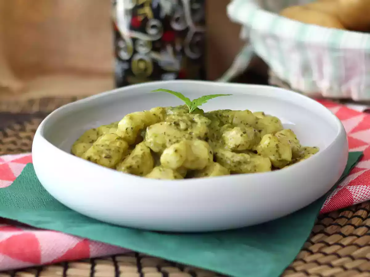 Gnocchi de cartofi cu pesto - poza 4