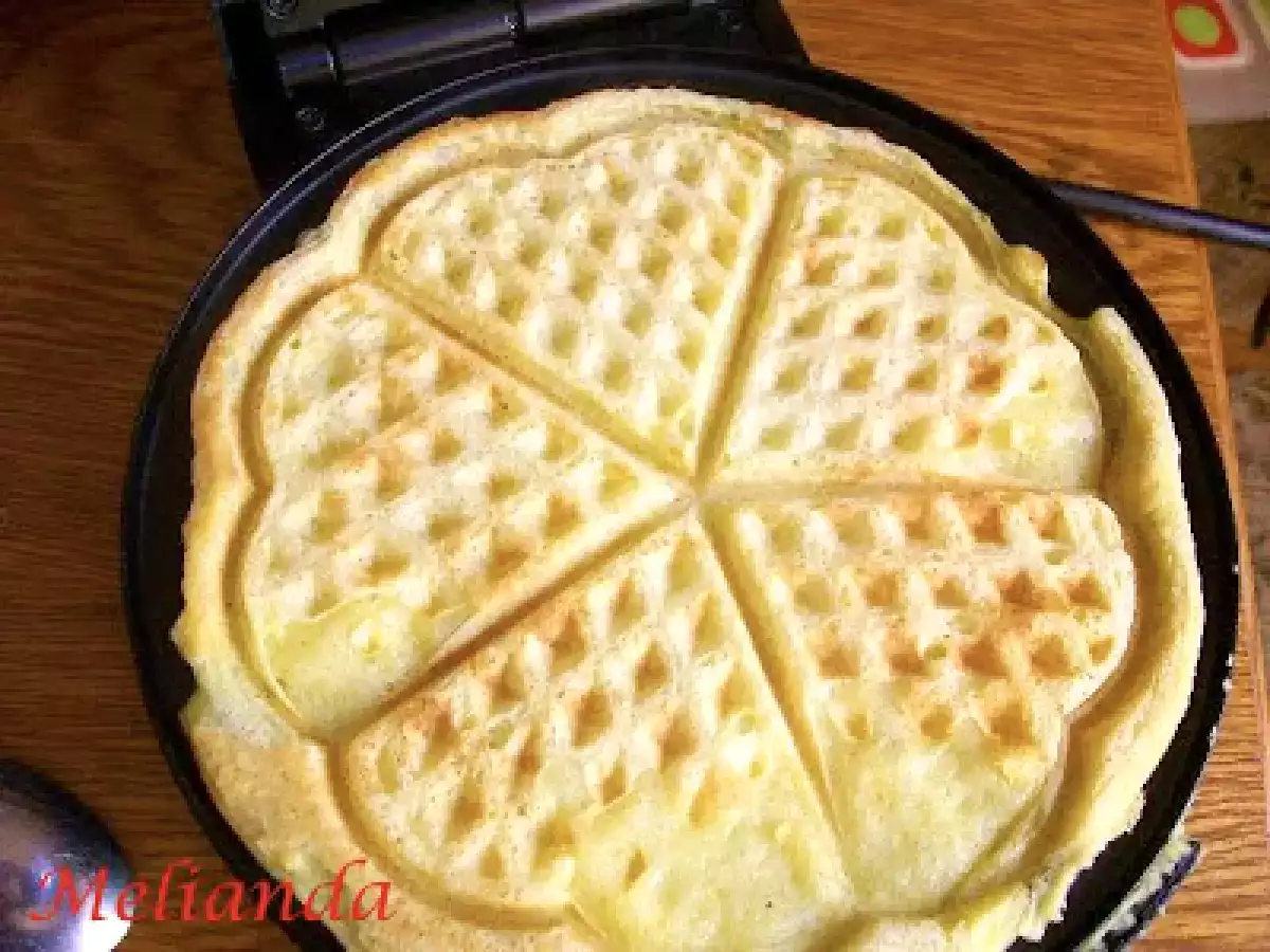 Gofre sau waffles cu inghetata si dulceata de capsuni - poza 9
