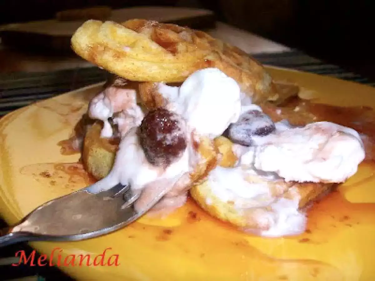Gofre sau waffles cu inghetata si dulceata de capsuni - poza 13