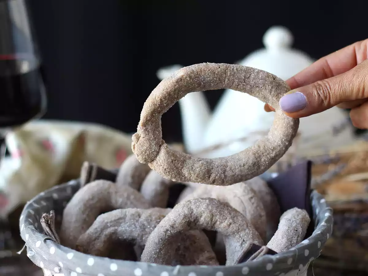 Gogoși cu vin roșu: rețeta bunicii pe care toată lumea ar trebui să o știe! - poza 4