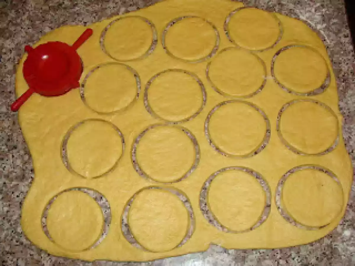 Gogosi de cozonac cu dulceata (Crafle) - poza 9