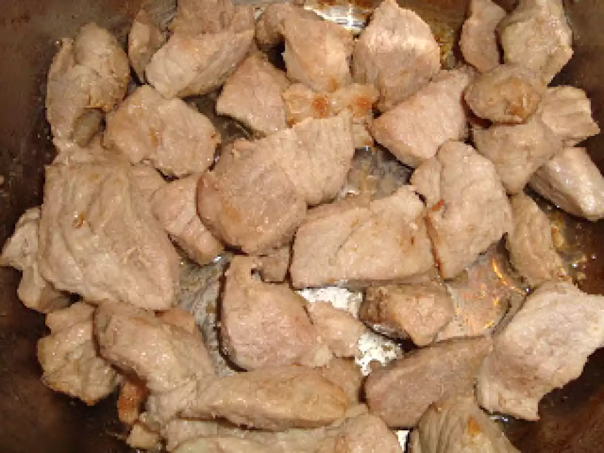 Gulas cu carne de porc - poza 3