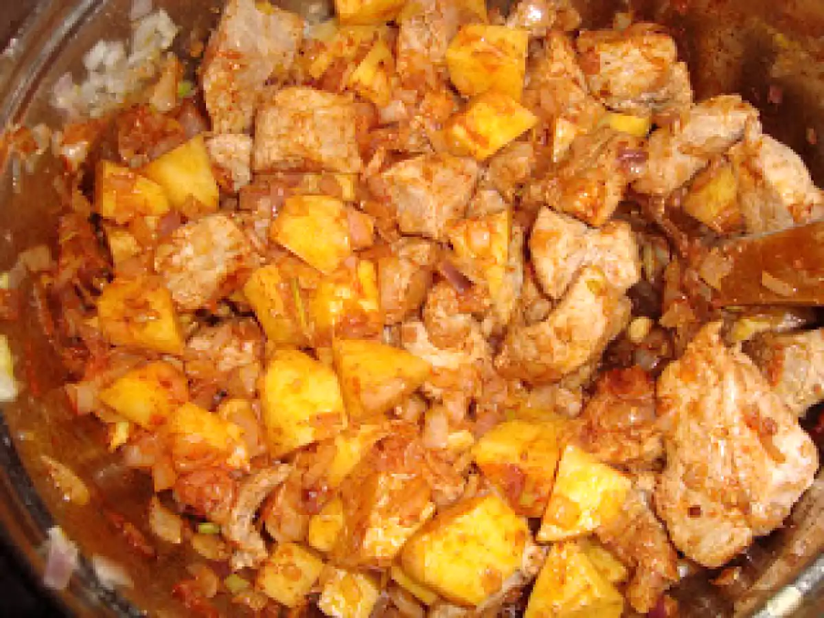 Gulas cu carne de porc - poza 5