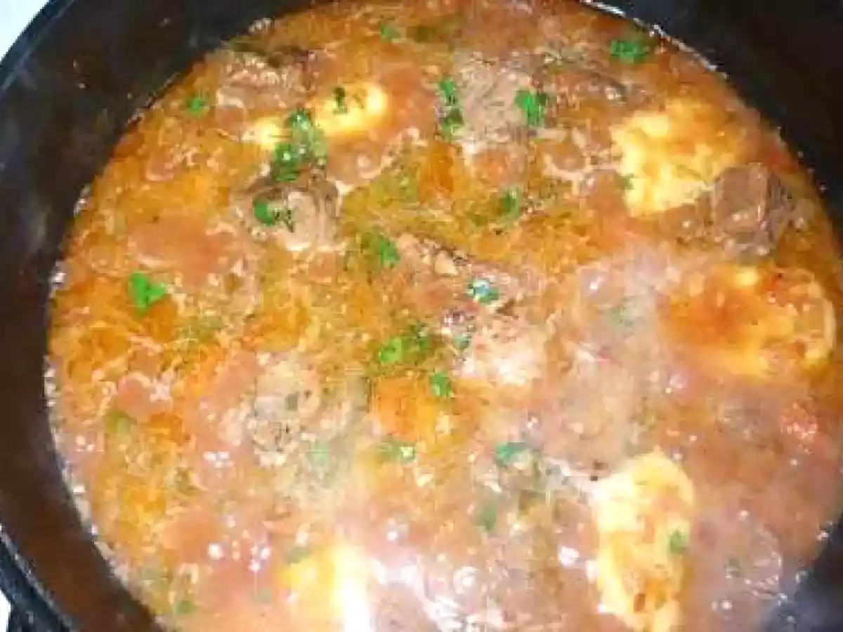 gulas in varianta olteneasca cu gnochi din cartofi - poza 3