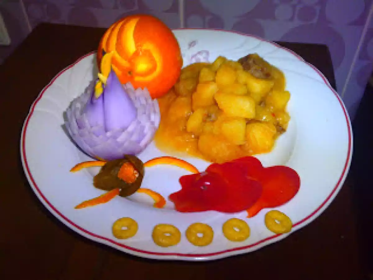 Gulas unguresc cu costita de porc