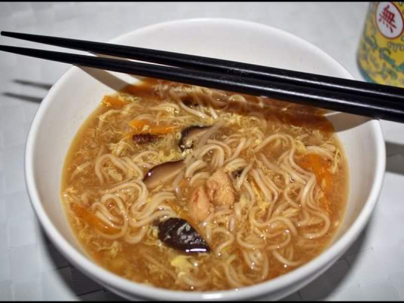 Hot & sour chinese soup - Supa chinezeasca iute-acra, poza 1
