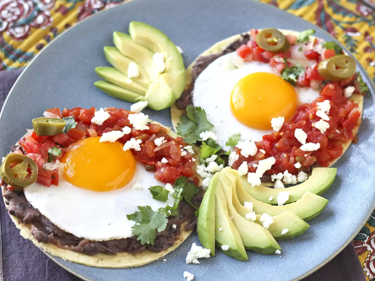 Huevos rancheros: rețeta mexicană iconică și gustoasă - poza 2