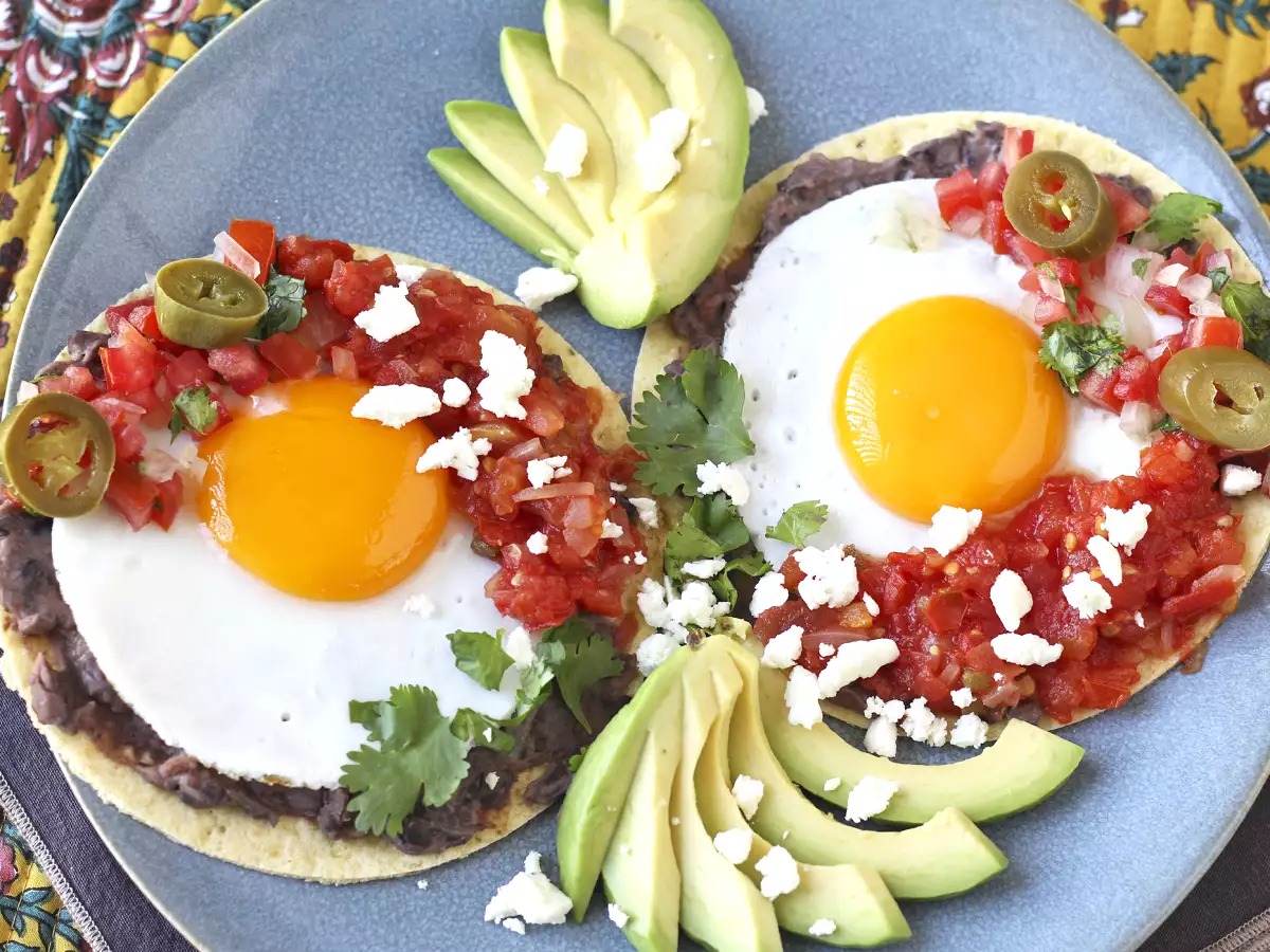 Huevos rancheros: rețeta mexicană iconică și gustoasă - poza 4
