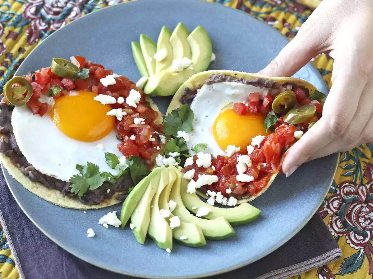 Huevos rancheros: rețeta mexicană iconică și gustoasă - poza 5