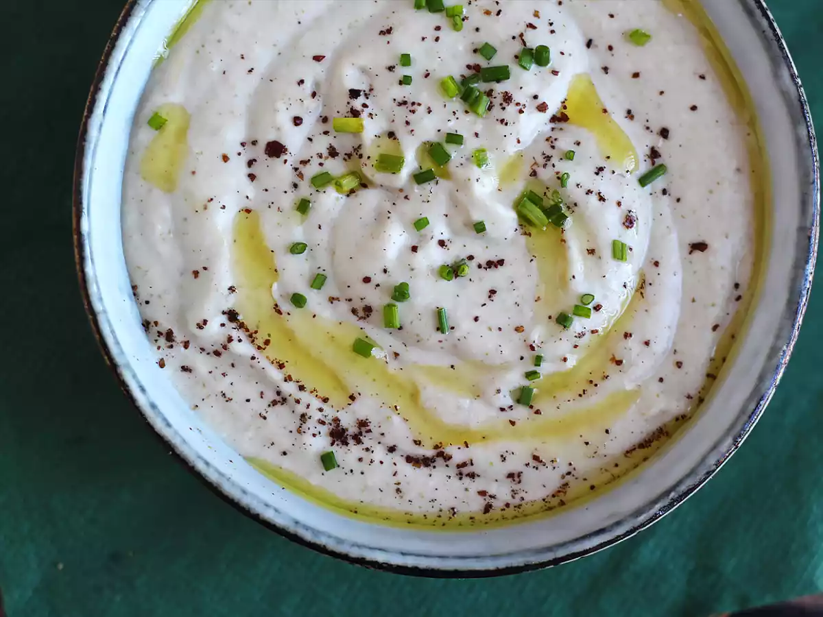 Hummus de fasole alba si lapte de cocos