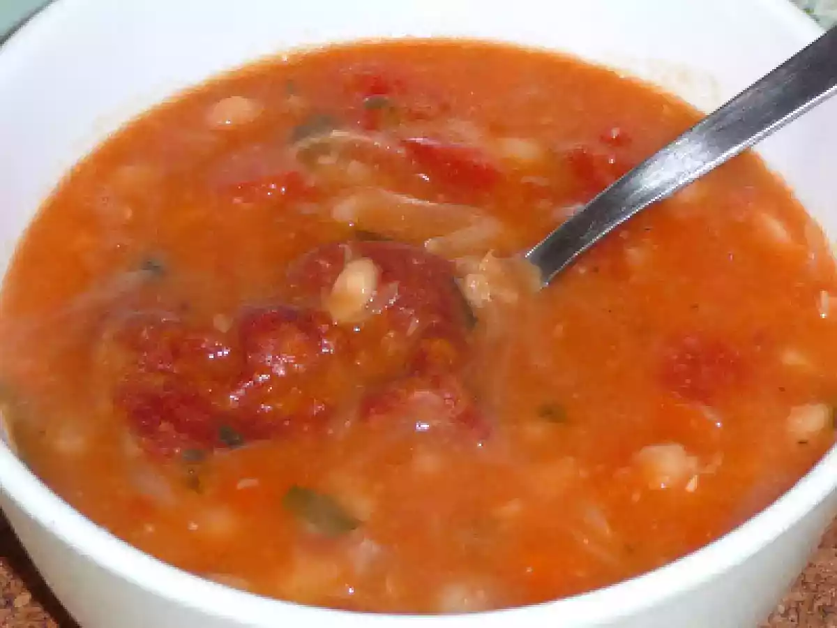 Iahnie de fasole cu afumatura