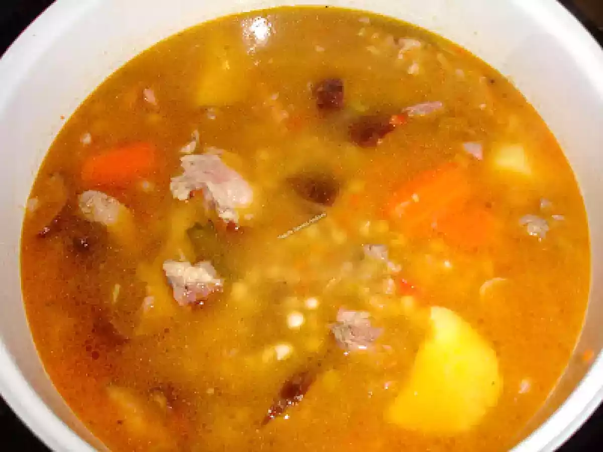 Iahnie de fasole cu ciolan afumat - poza 3