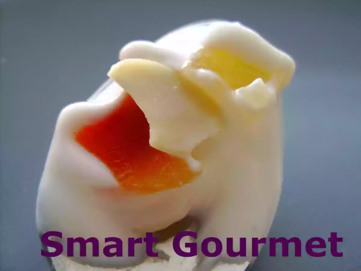 Iaurt cu fructe confiate si fulgi de migdale - poza 2