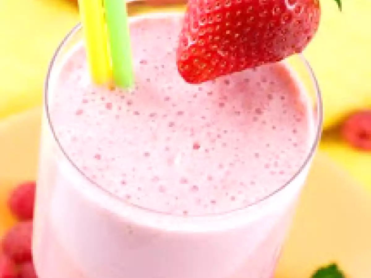 Incearca 3 cocktailuri delicioase cu lapte si fructe!