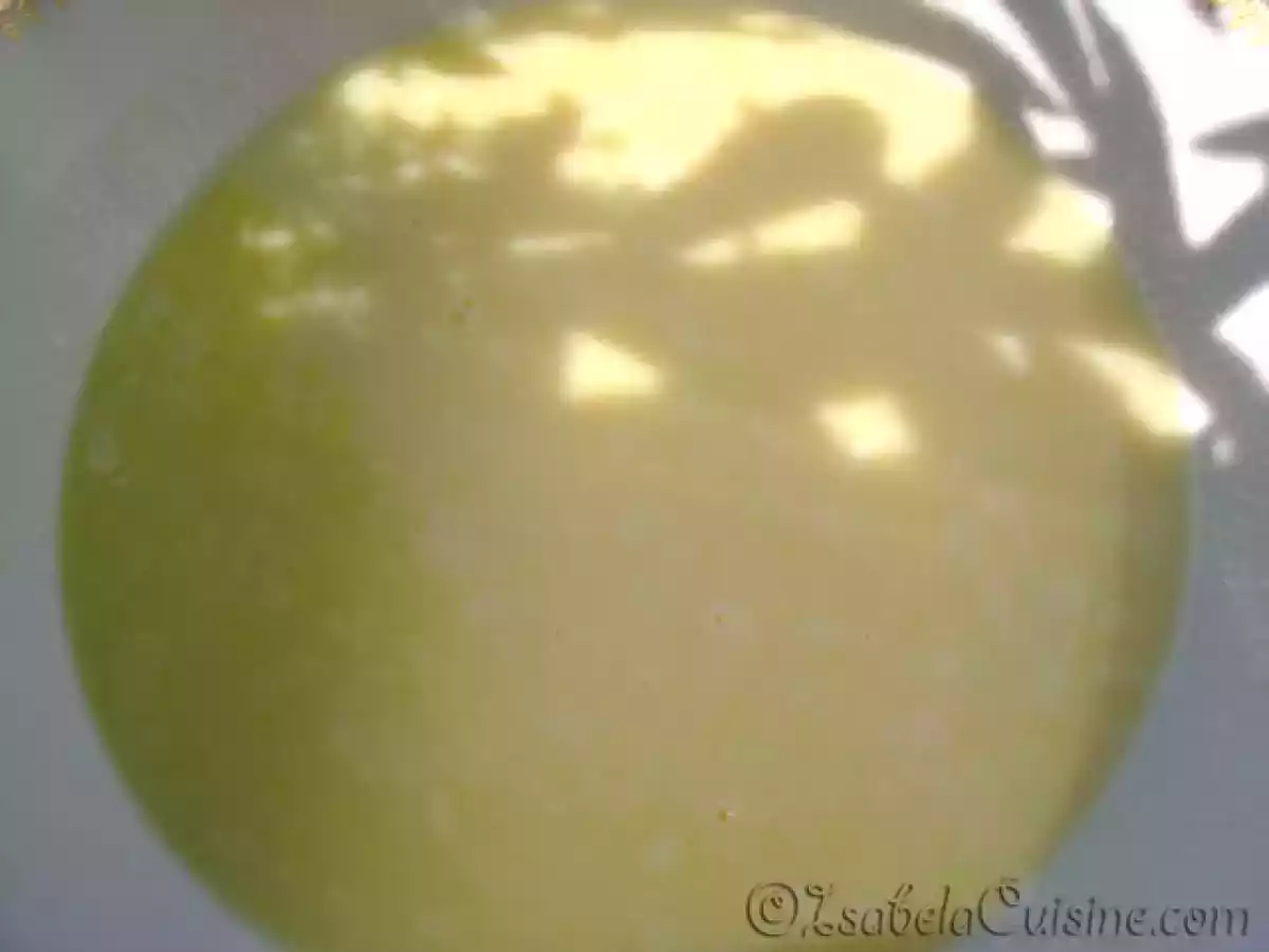 Înghetata de ciocolata alba si sos de capsuni - poza 2