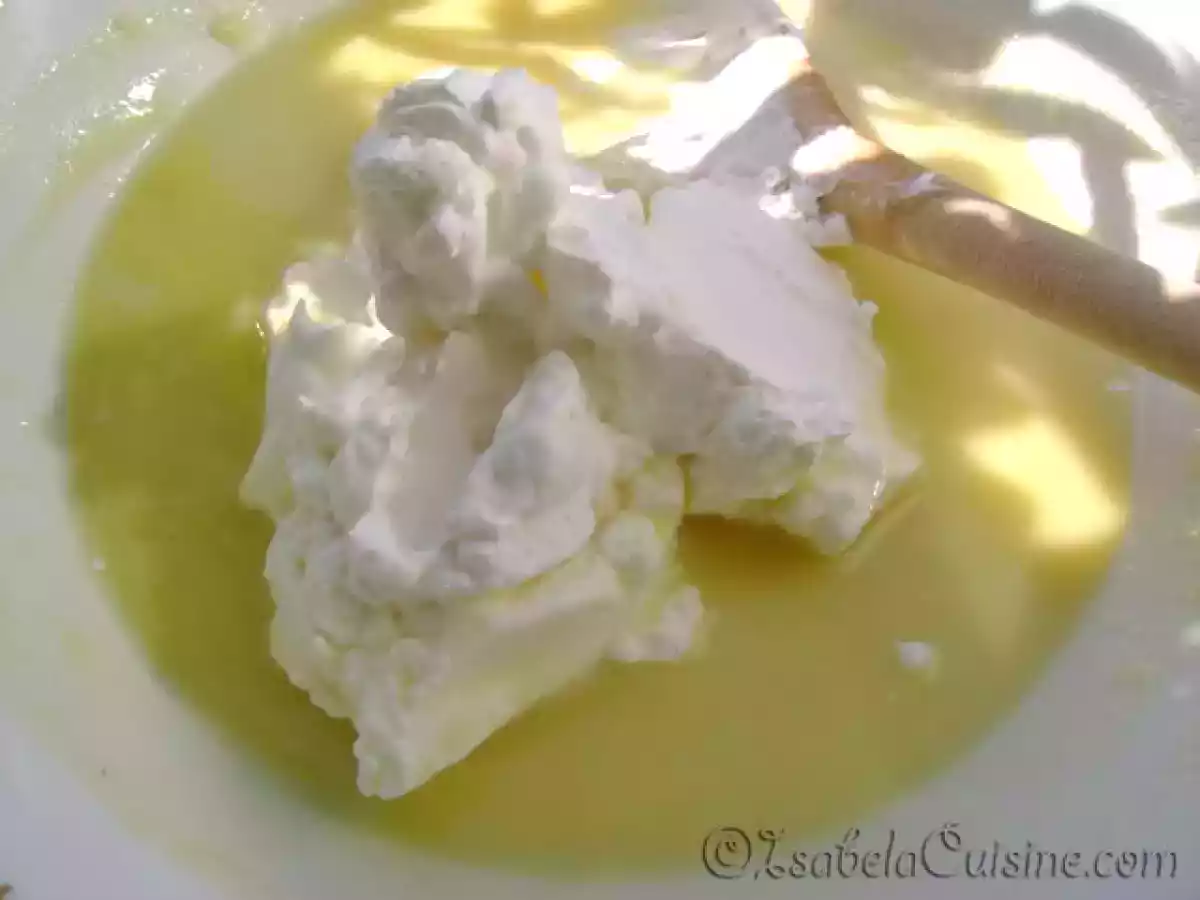 Înghetata de ciocolata alba si sos de capsuni - poza 3