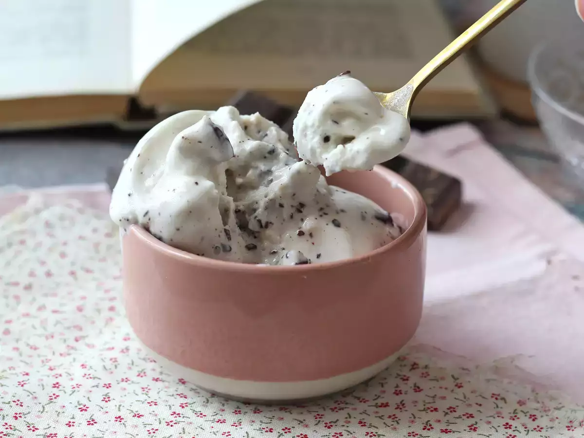 Înghețată în stil stracciatella cu Ninja Creami