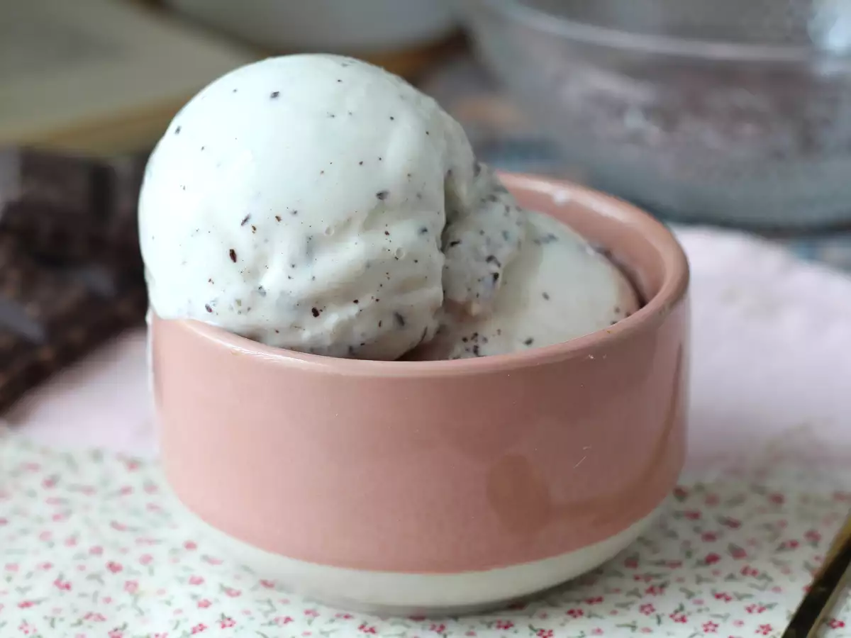 Înghețată în stil stracciatella cu Ninja Creami - poza 2