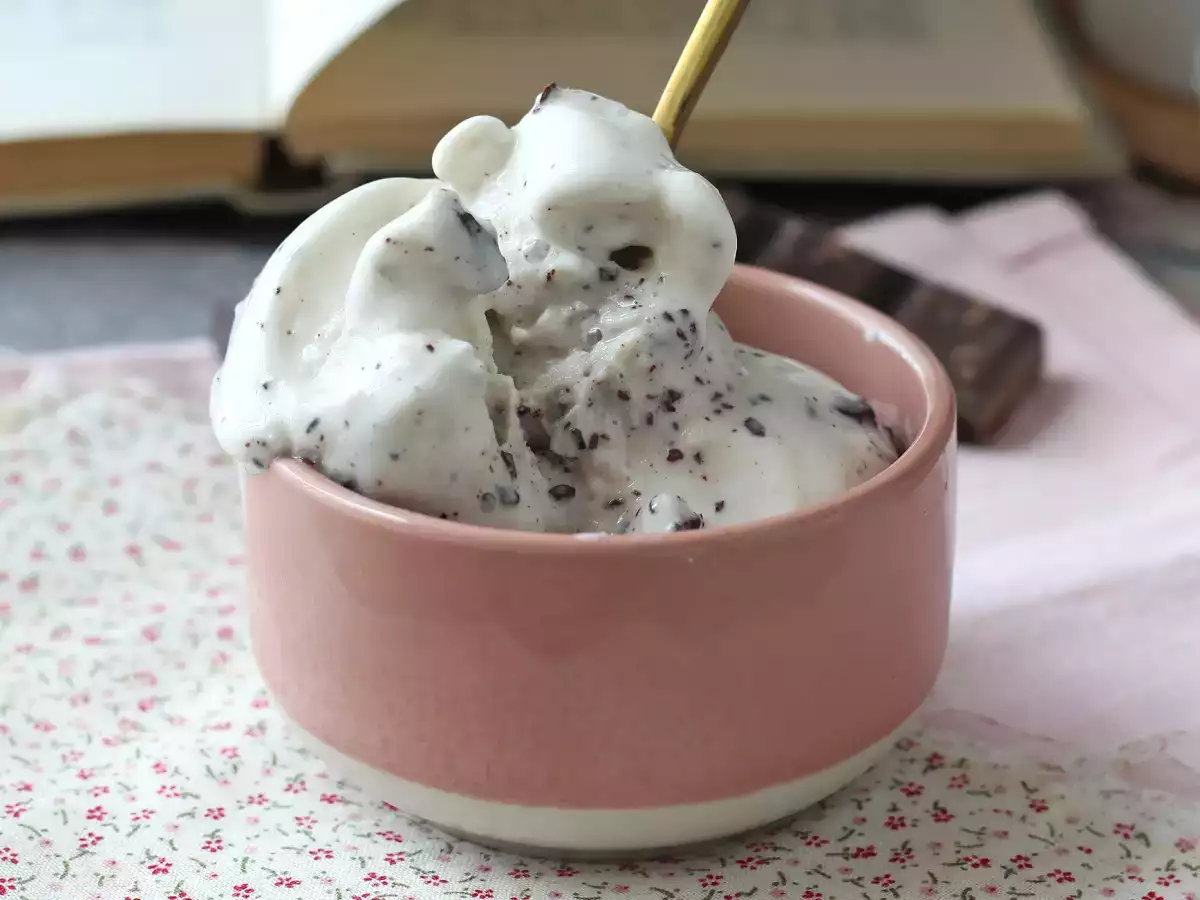 Înghețată în stil stracciatella cu Ninja Creami - poza 3