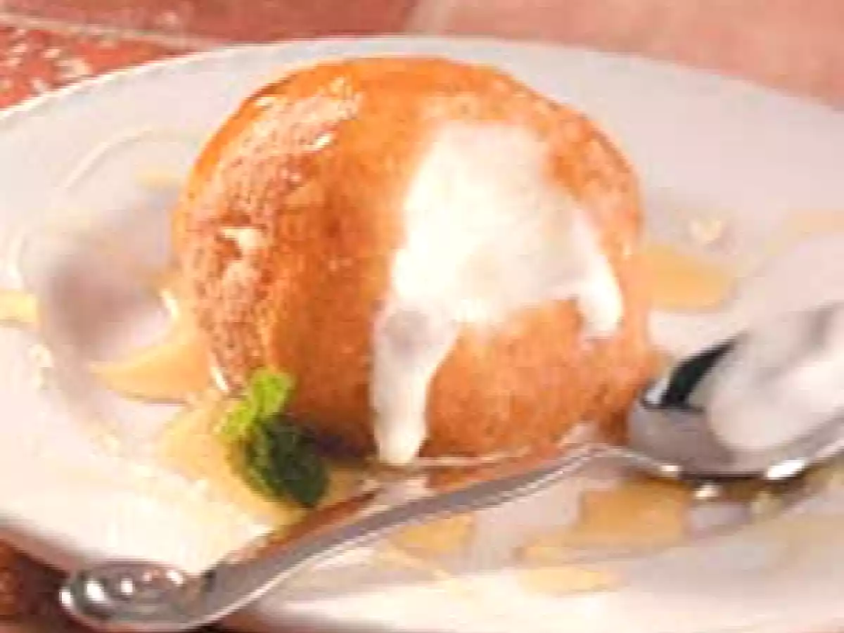 Inghetata prajita (Fried ice cream)