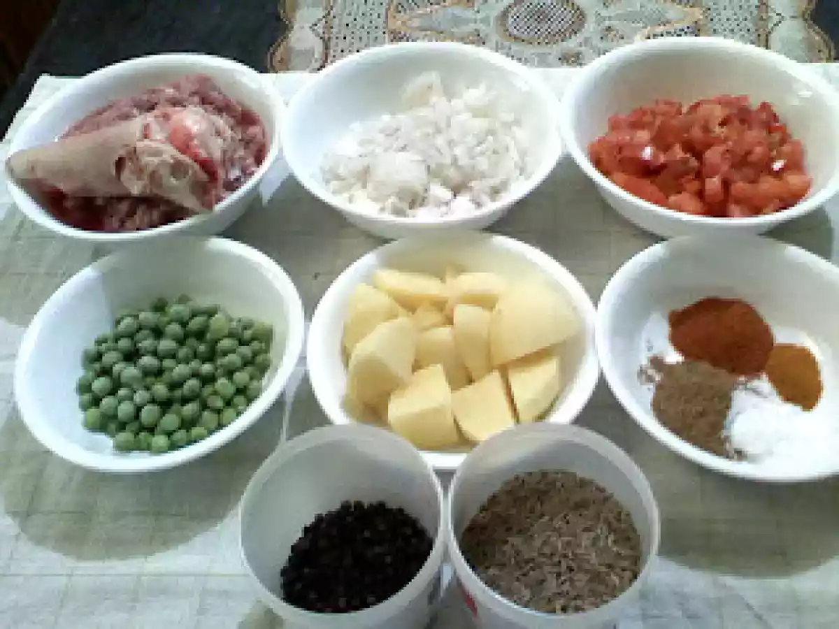 Keema (mancare din carne tocata cu cartofi si mazare) - poza 2