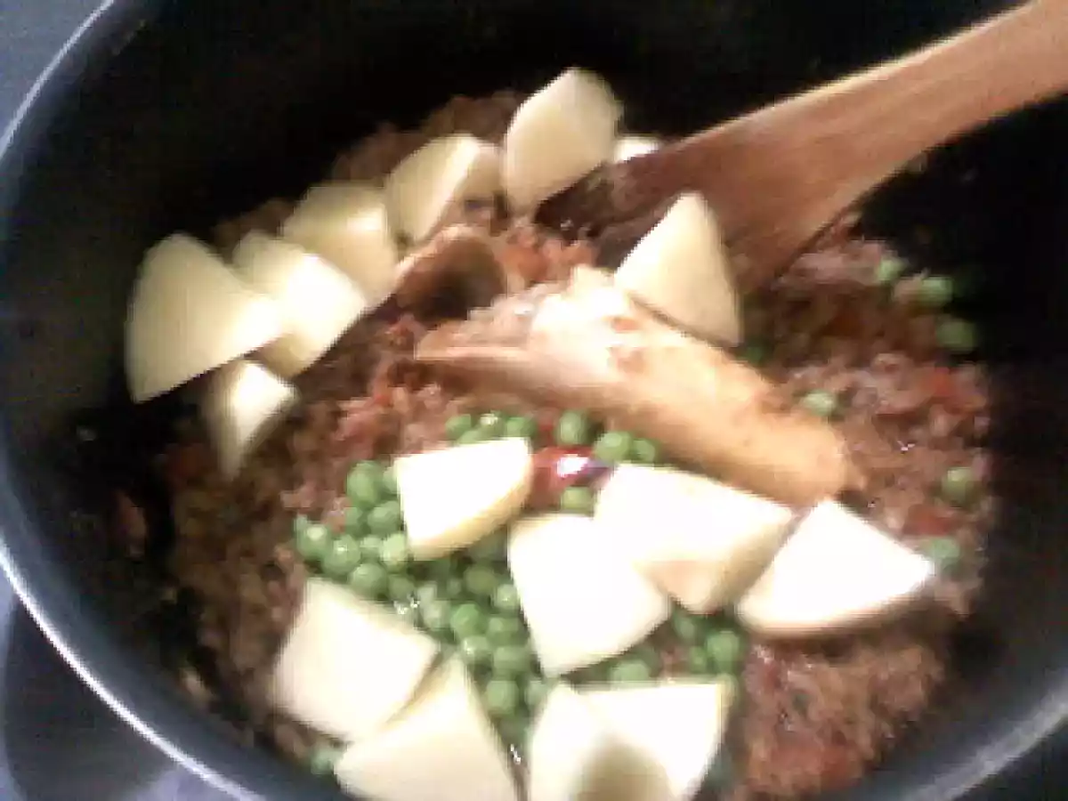 Keema (mancare din carne tocata cu cartofi si mazare) - poza 7