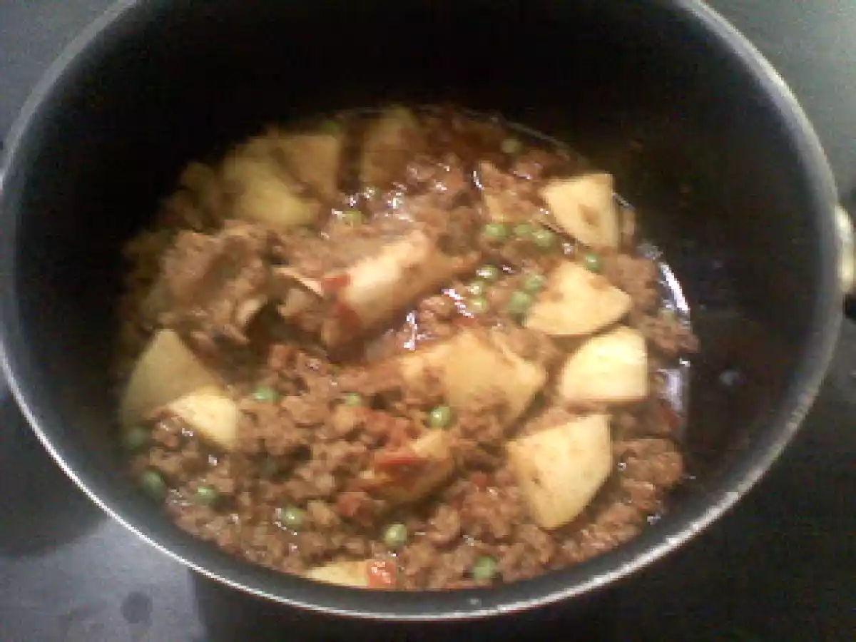 Keema (mancare din carne tocata cu cartofi si mazare) - poza 8