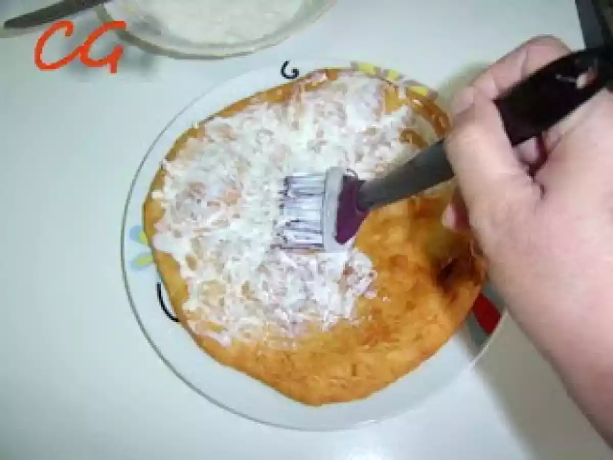 Langosi cu smantana, usturoi si branza