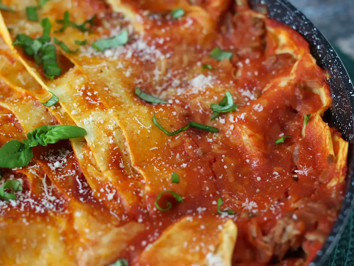 Lasagna cu sos bolognese la tigaie - poza 4
