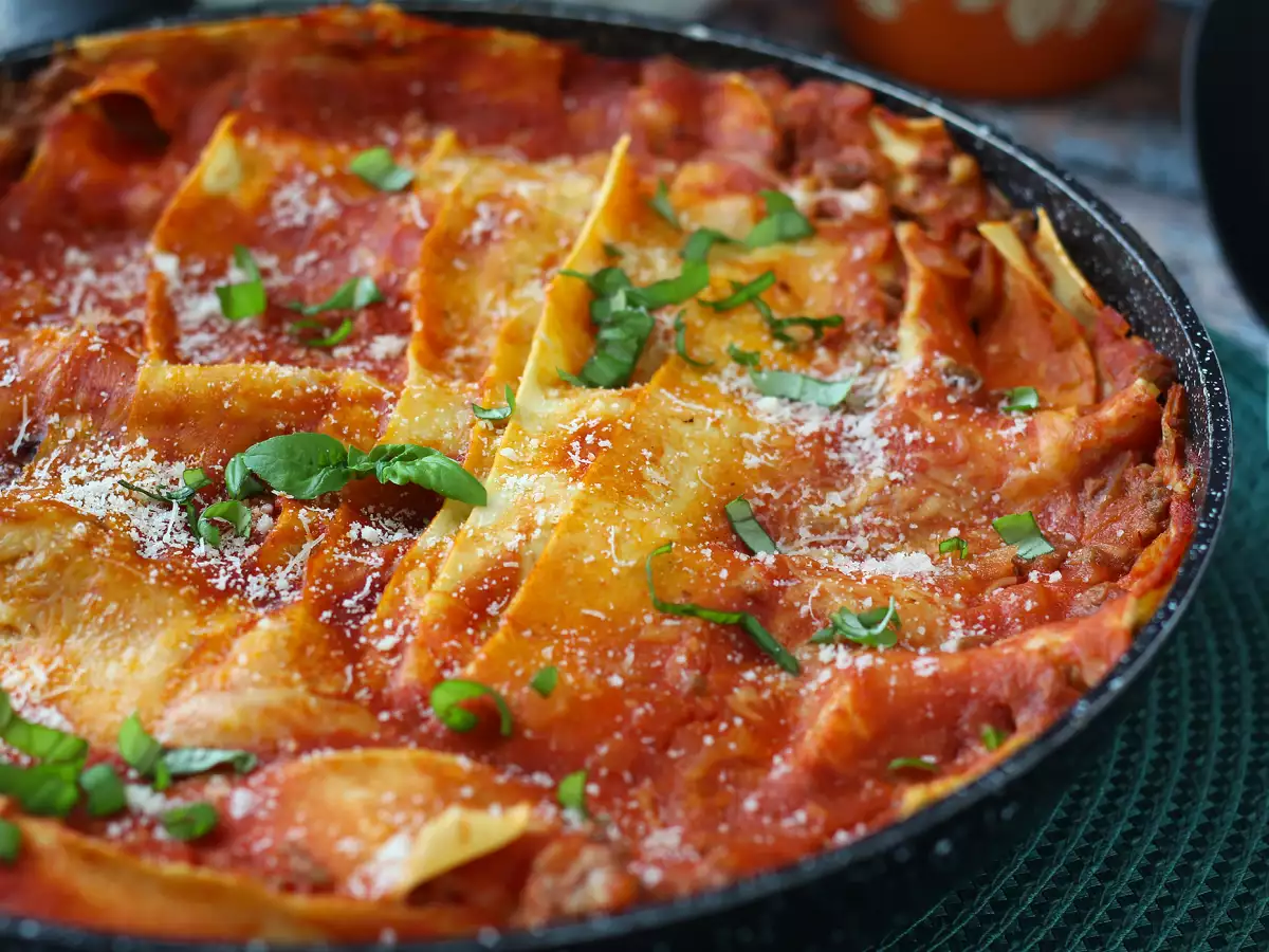 Lasagna cu sos bolognese la tigaie - poza 7