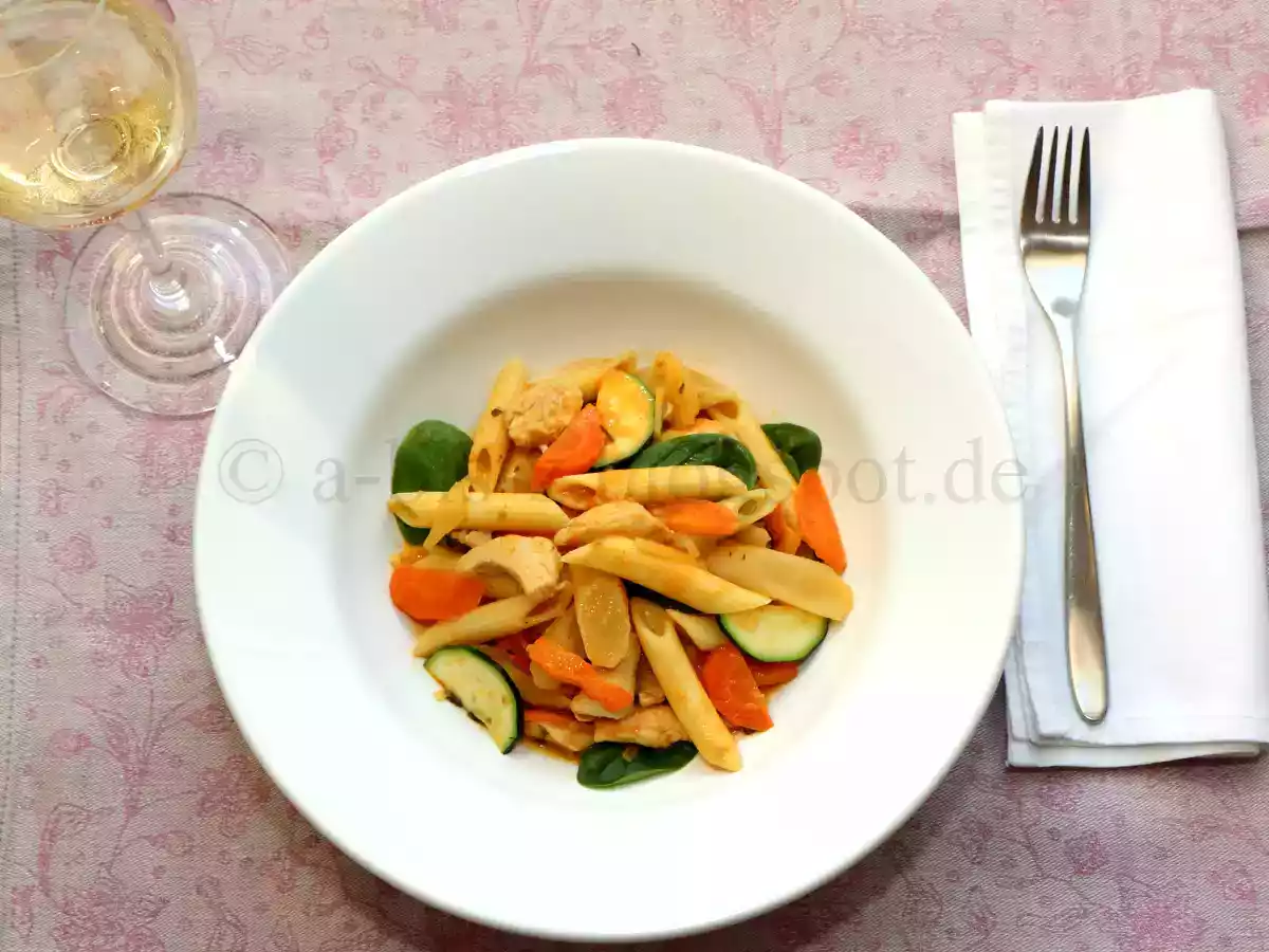 Legume cu piept de pui și paste - poza 4