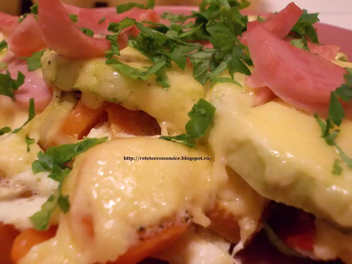 Legume gratinate cu sunca si cascaval