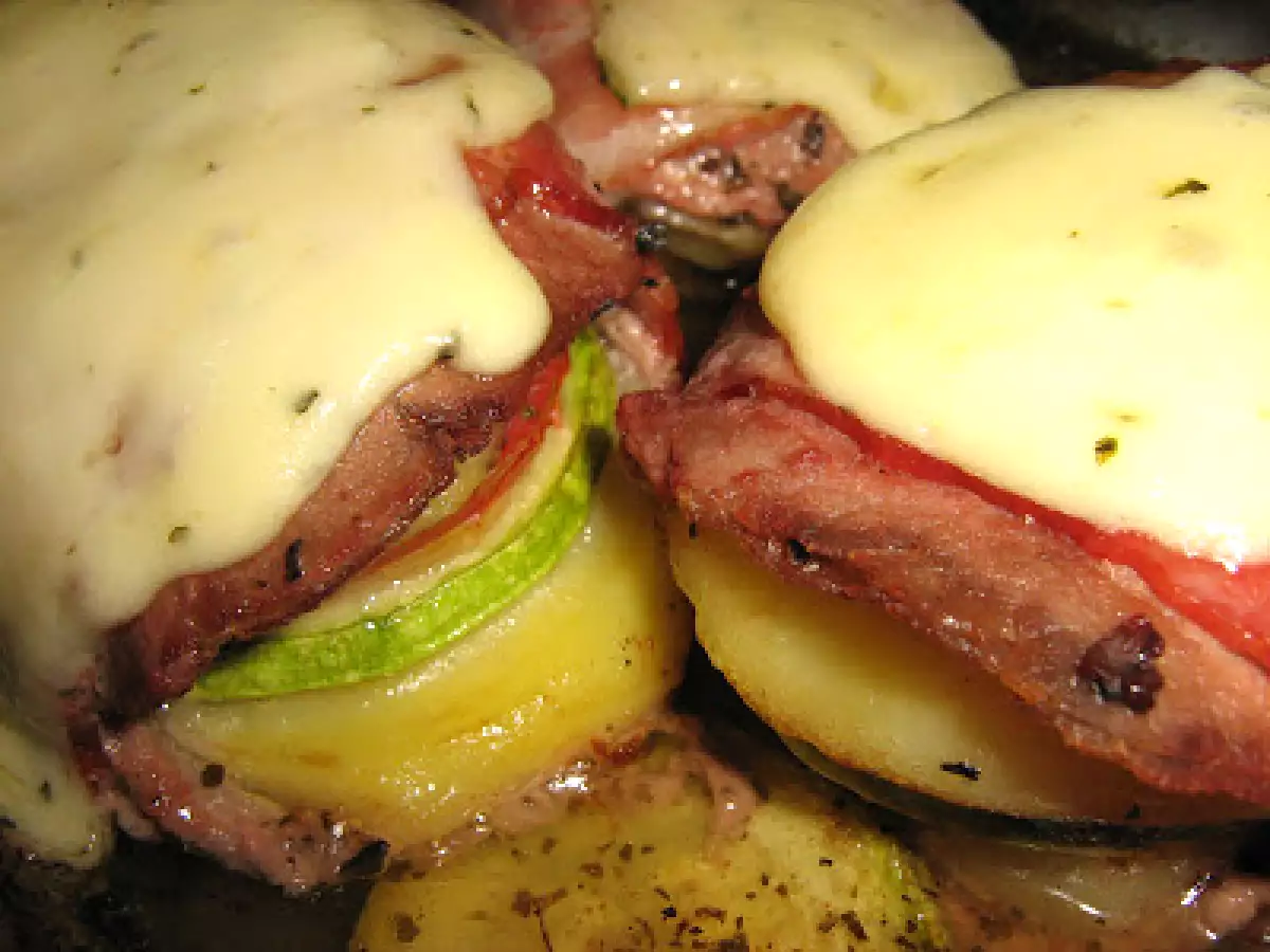 Legume invelite in carpaccio de manzat si bacon