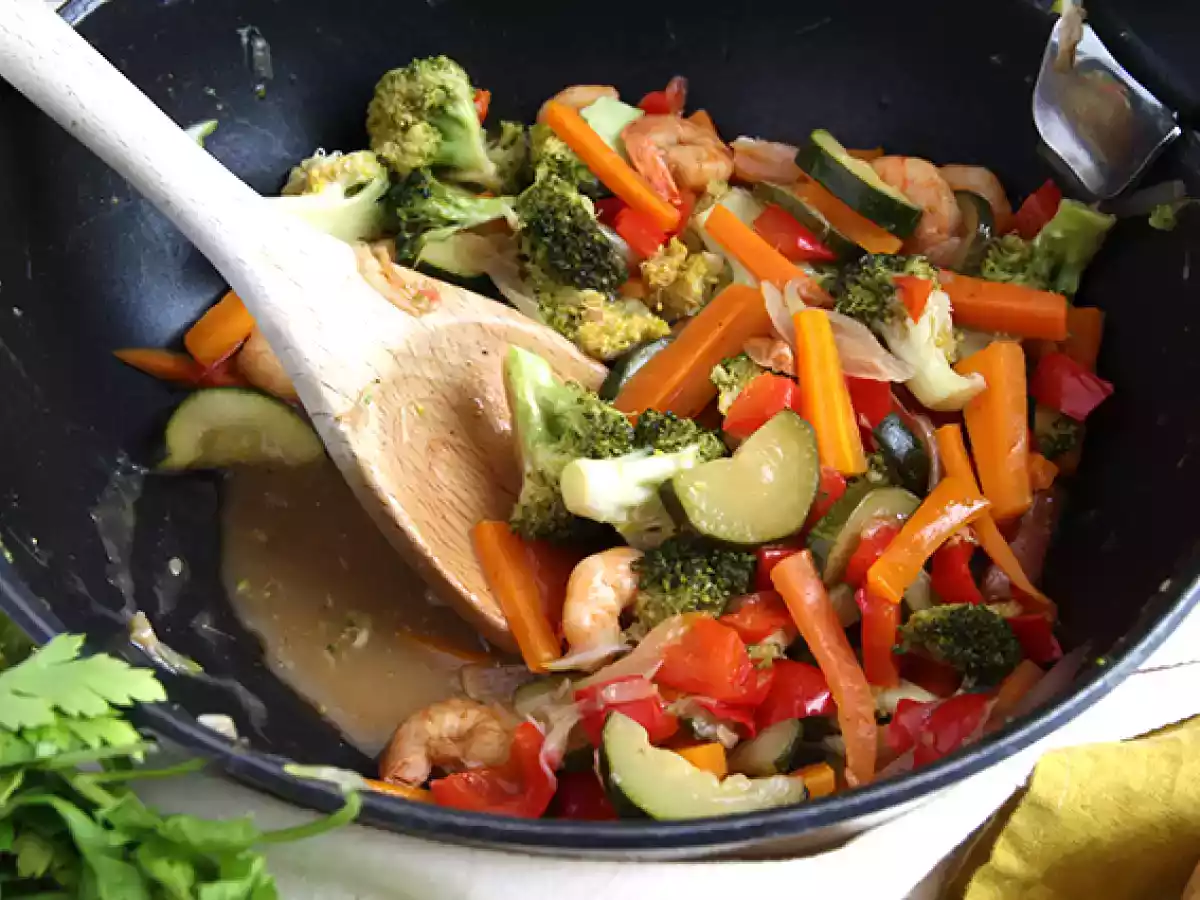 Legume si creveti la wok - poza 3