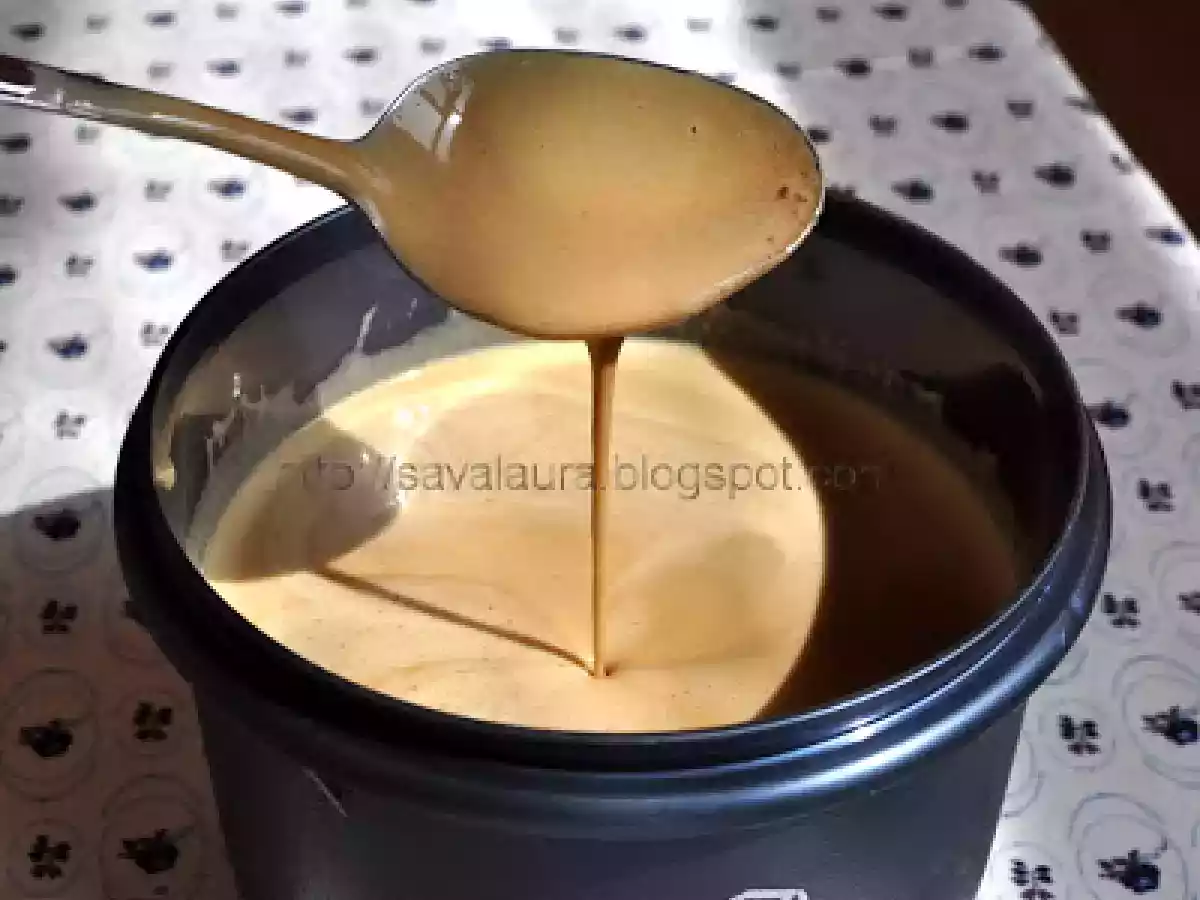 Lichior de oua simplu si de ciocolata - poza 11