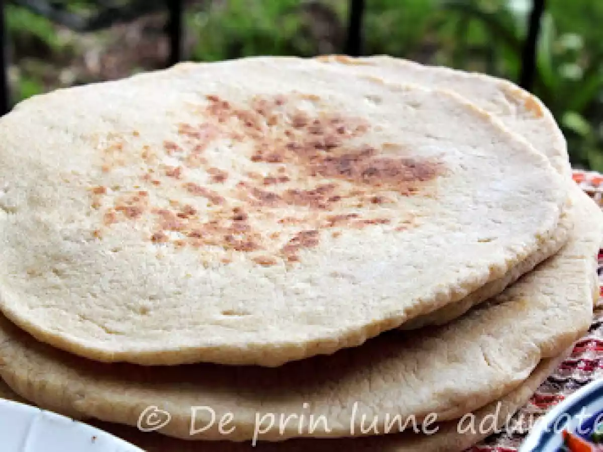 Lipii in tigaia de tuci/ Homemade pita bread in the cast iron skillet - poza 2