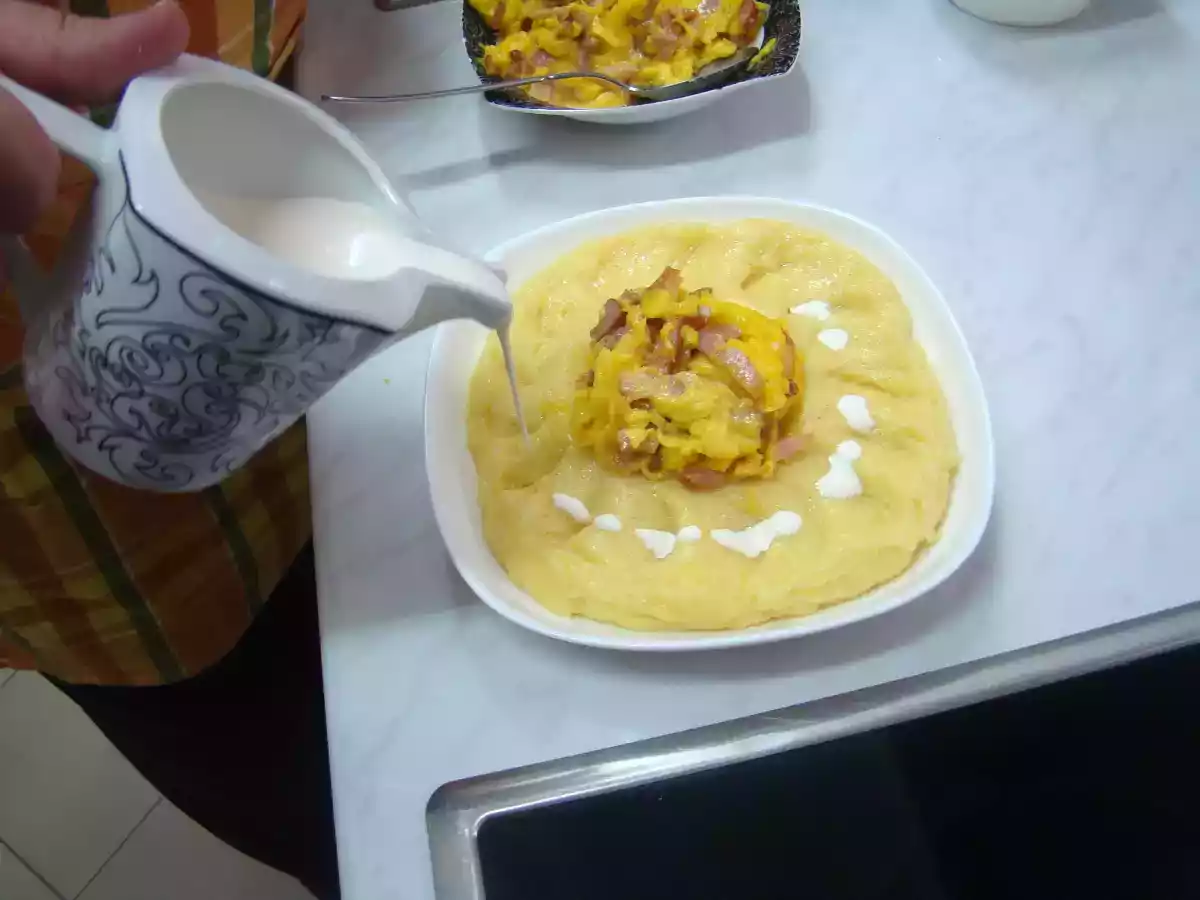 M.B.S. mamaliguta cu branza si smantana - poza 3