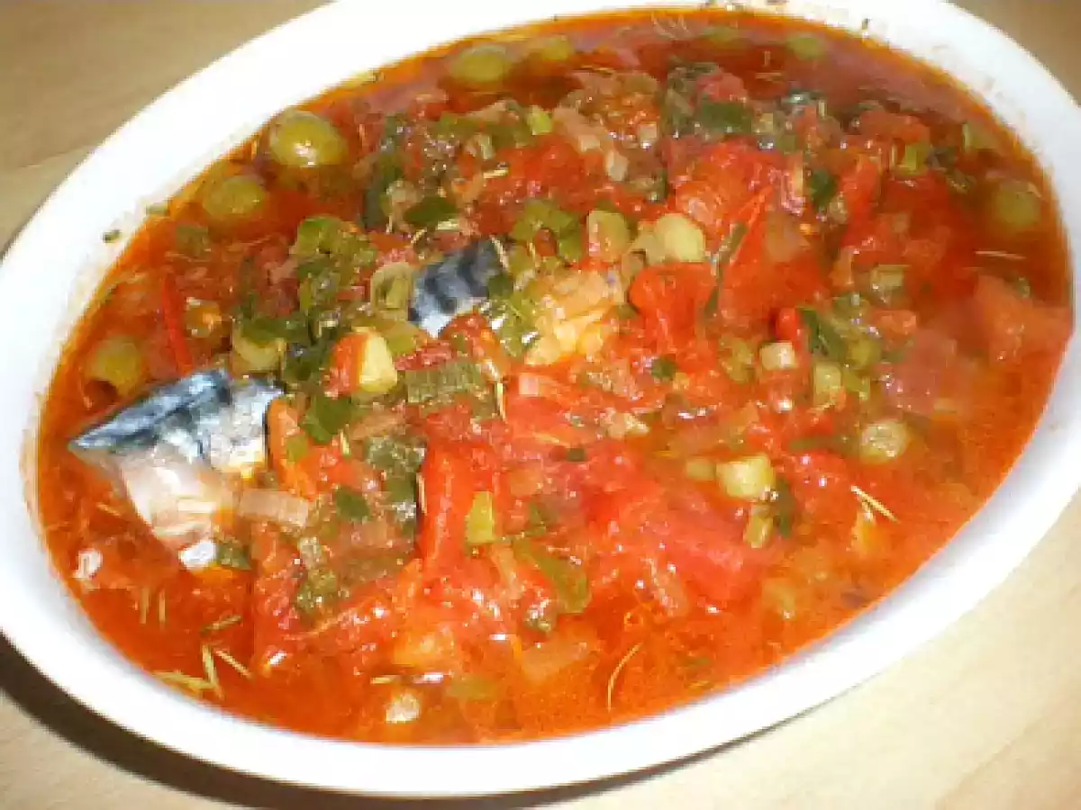 Macrou cu sos la cuptor