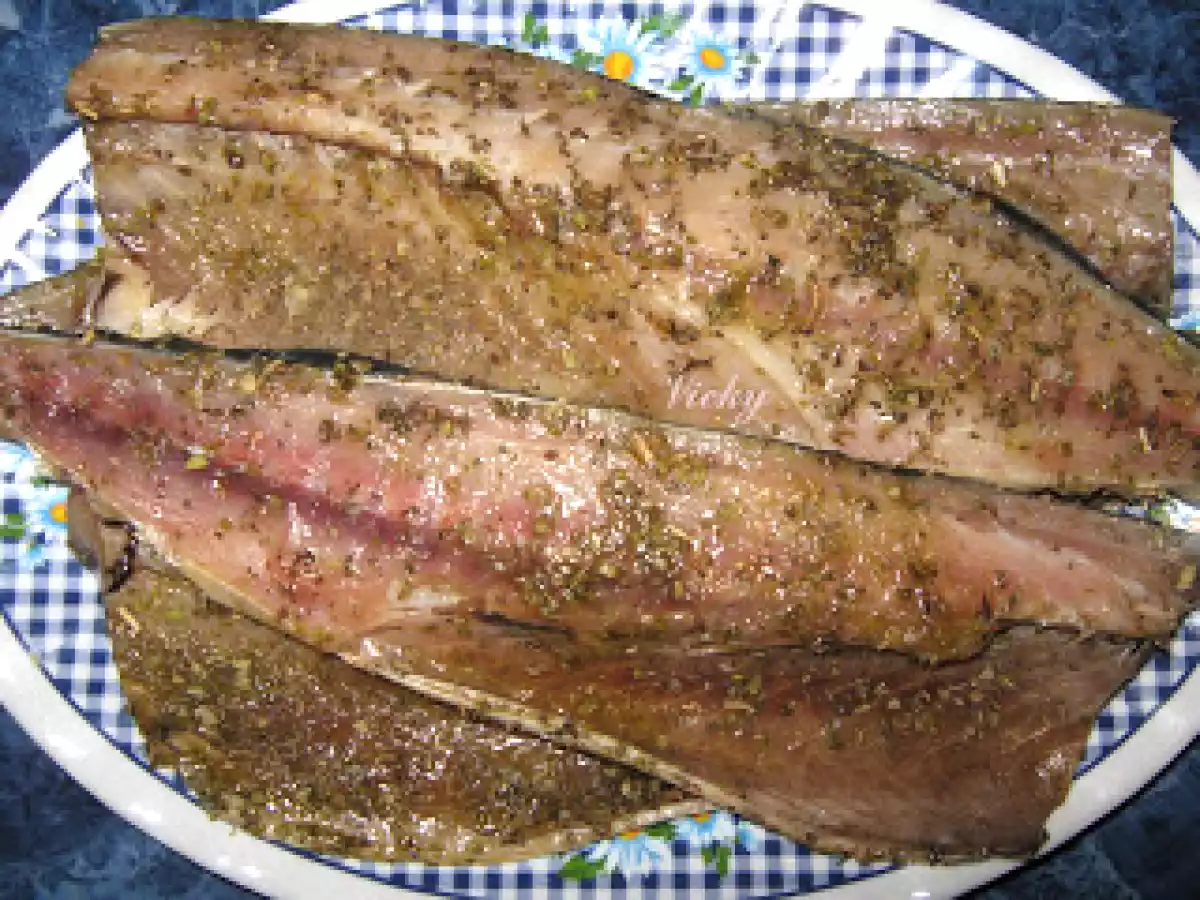 Macrou la gratar cu sos de usturoi - poza 5