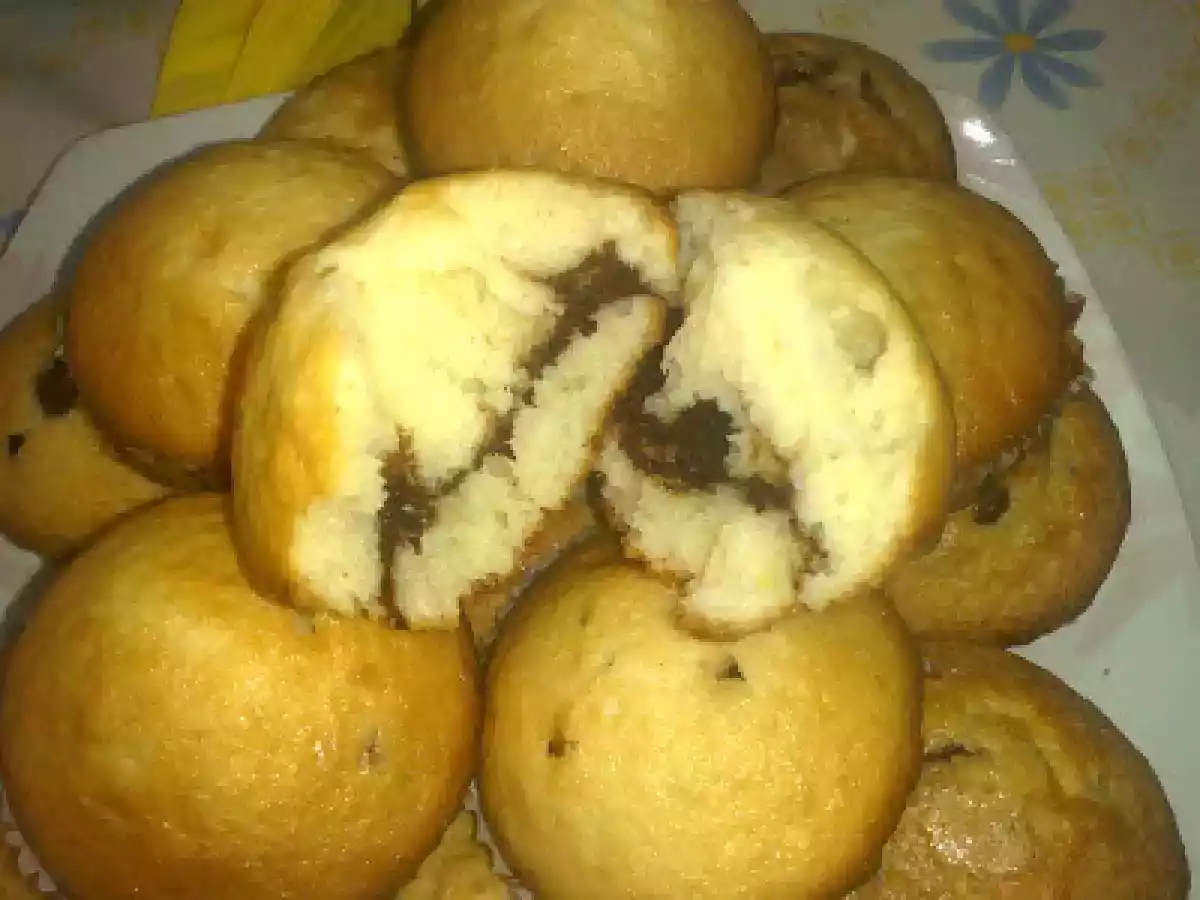 Magdalene umplute cu ciocolata sau muffins cum le mai spune