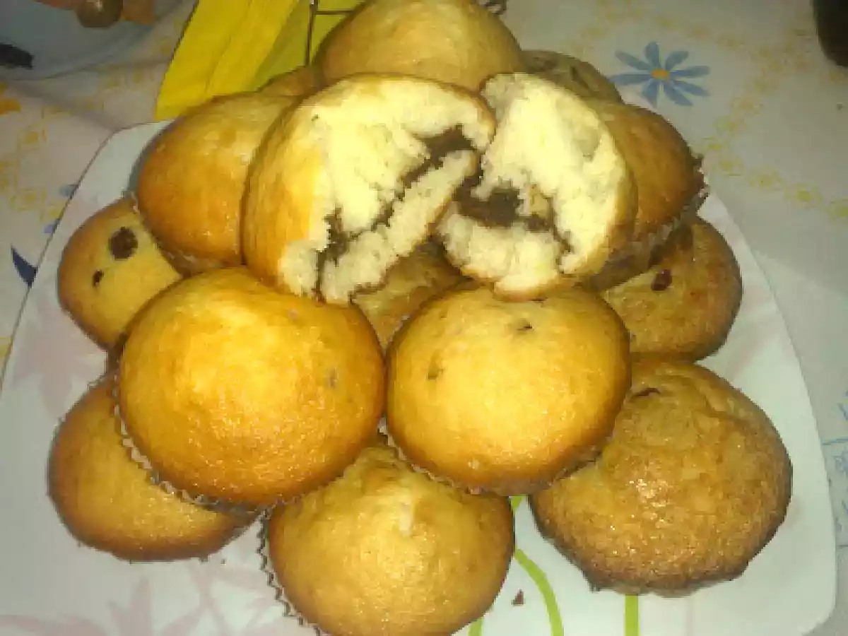 Magdalene umplute cu ciocolata sau muffins cum le mai spune - poza 2