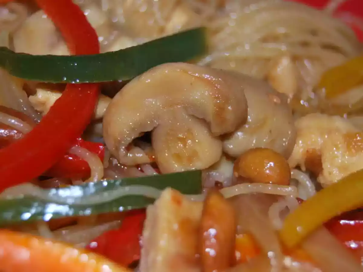 Mancare chinezeasca cu taitei de orez - poza 6