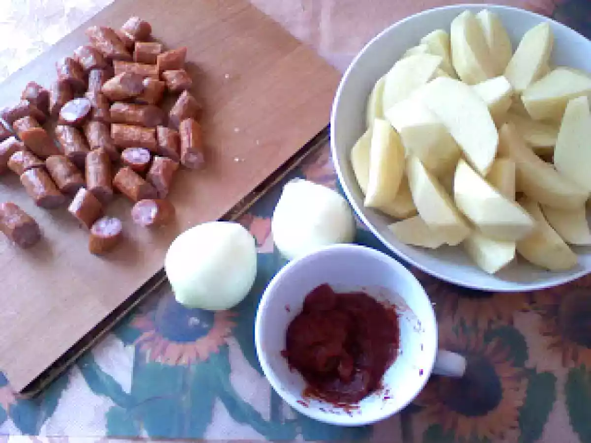 Mancare de cartofi cu carnati - poza 2