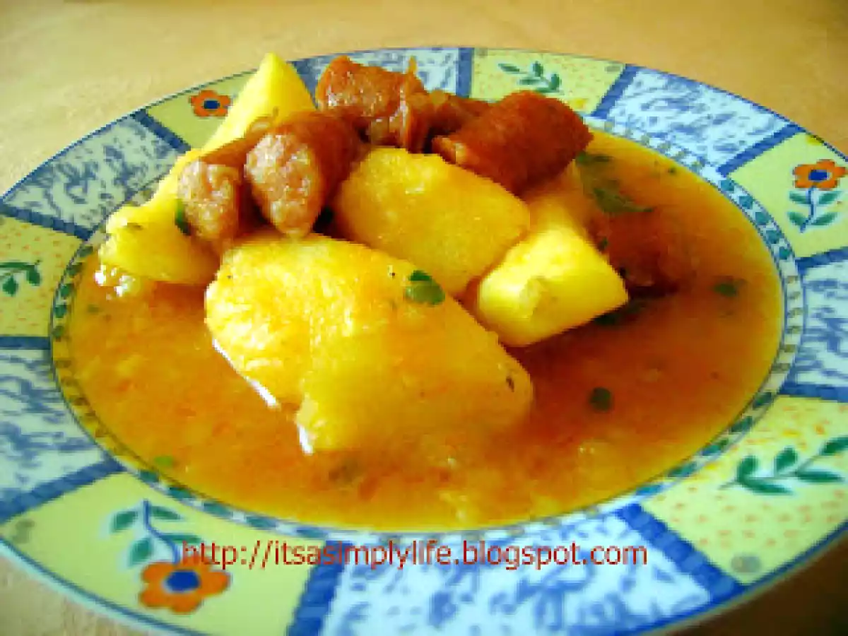 Mancare de cartofi cu carnati - poza 4