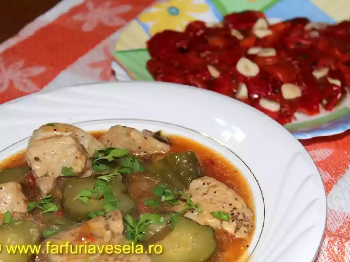 Mancare de castraveti murati cu pulpa de porc (reteta video)