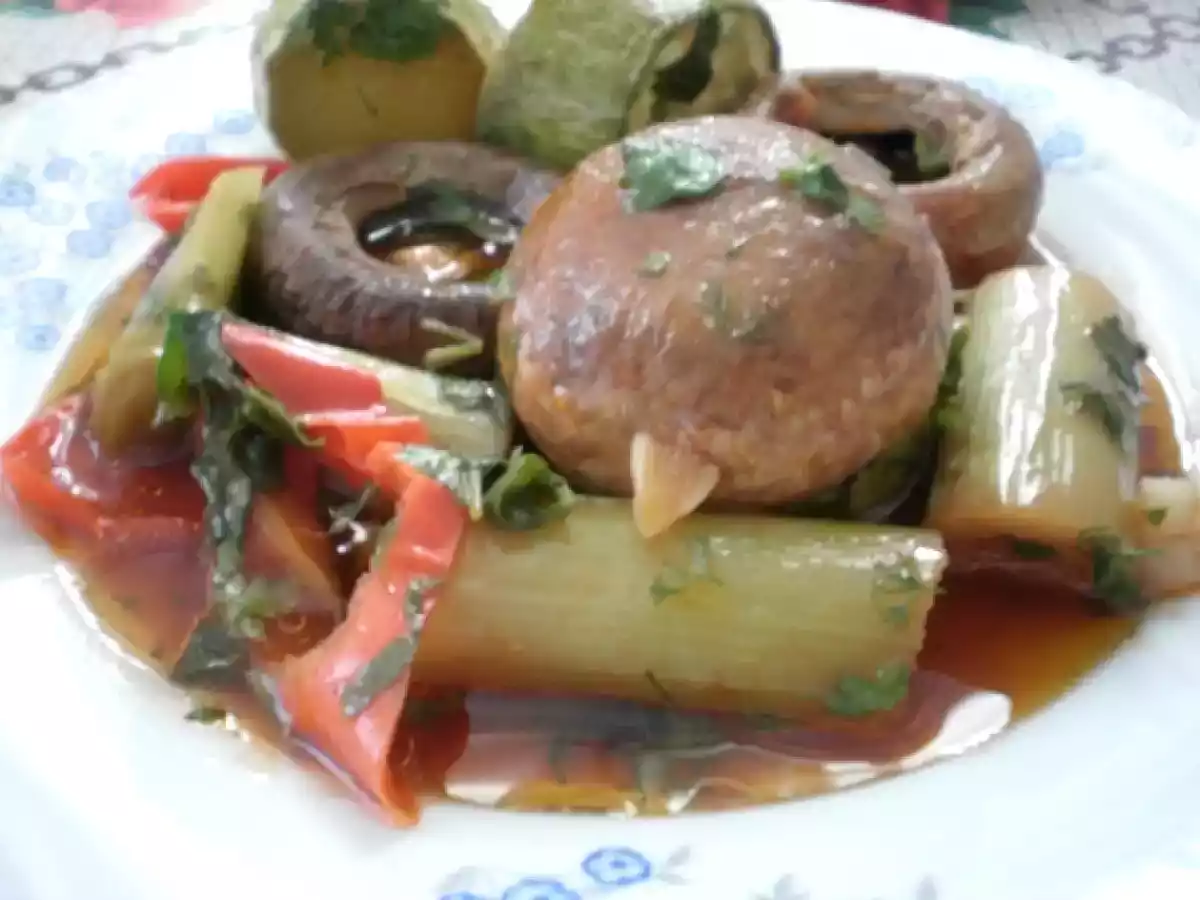 Mancare de ciuperci cu dovlecei si praz - poza 2