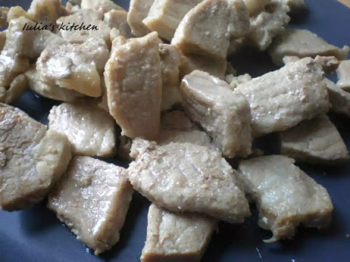 Mancare de ciuperci cu praz si carne de porc - poza 4