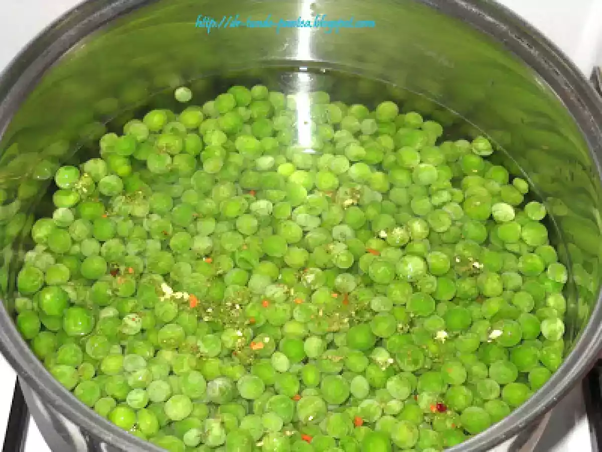 Mancare de mazare cu pui la cutor - poza 2