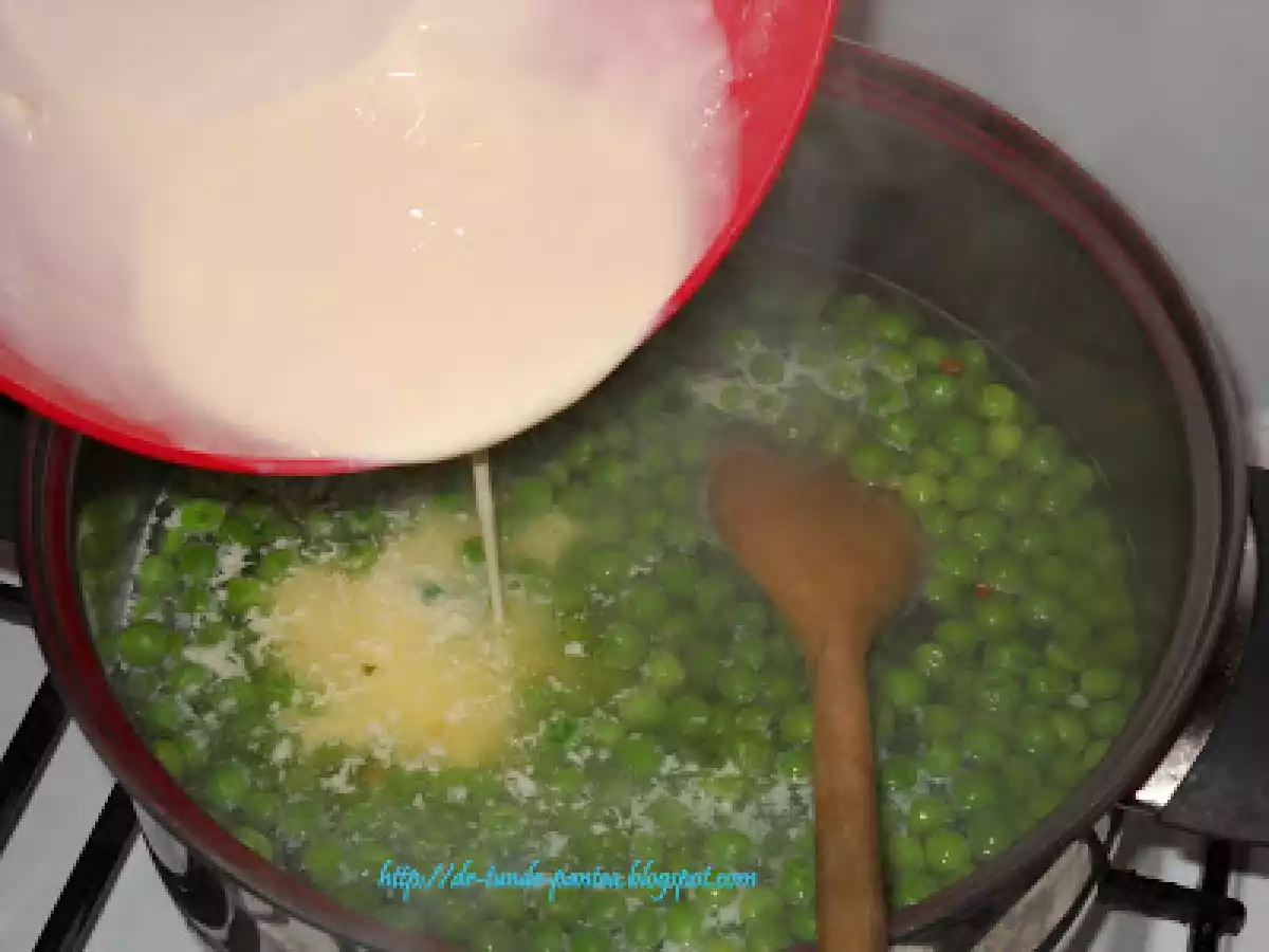 Mancare de mazare cu pui la cutor - poza 4